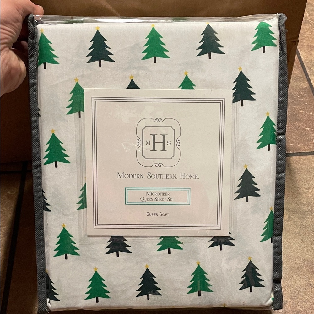 NEW Modern. Southern. Home. Festive Tree Sheet Set